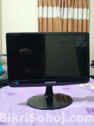 SAMSUNG 19INCH MONITOR